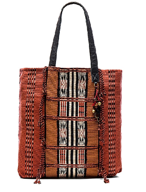 ale-by-alessandra-moab-tote-beach